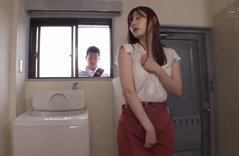 Bị chồng yêu hờ hửng cô vợ nắc với anh kỹ thuật chung cư đến mang bầu