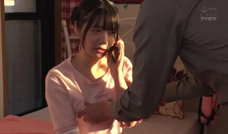 Bố dượng phát hiện cục vàng riêng của vợ là diễn viên jav