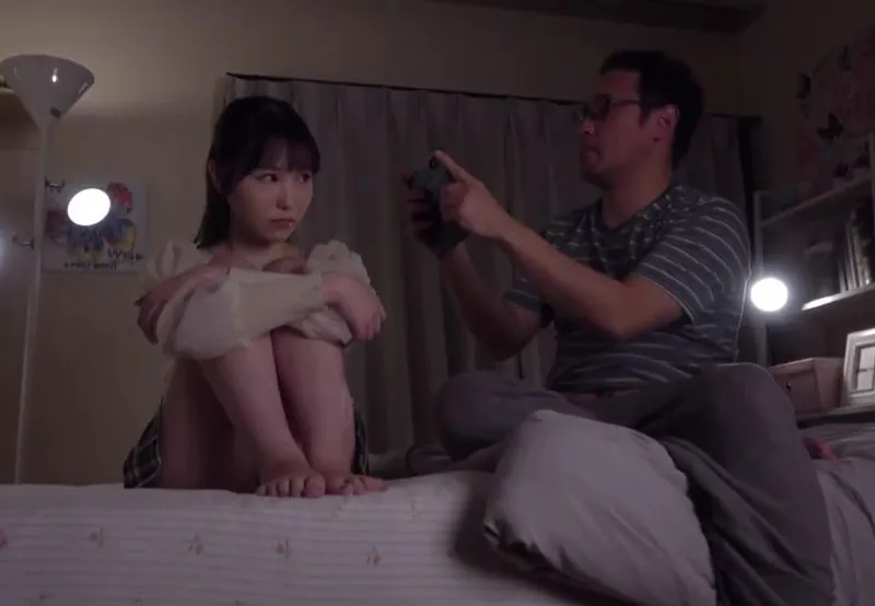 Mẹ tái hôn, công chúa đáng tiếc bị bố dượng đâm cả lỗ trên lẫn lỗ dưới