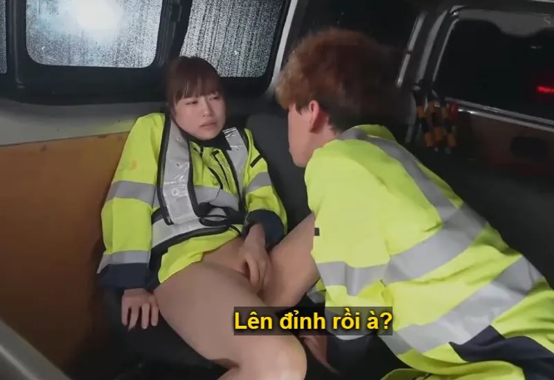 Vợ yêu đi làm kiếm thêm phụ chồng yêu rồi lại rung động với cậu trai trẻ vì thiếu thốn