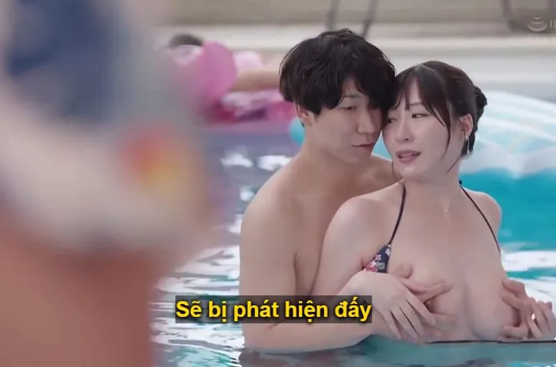 đi đi chơi kỷ niệm ngày cưới, gã chồng bỏ bà xã một mình vì bận công việc và cái kết